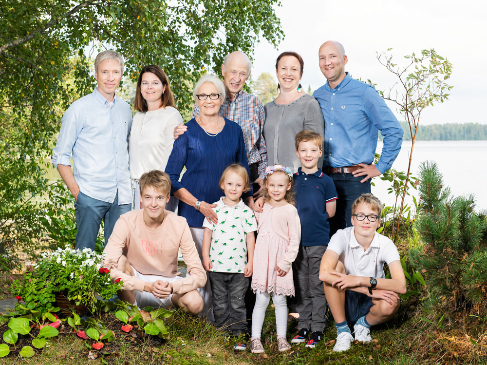Perhekuvaus miljöössä Tampereella monta sukupolvea 